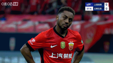 加布里埃尔失点！刘若钒造点 加布里埃尔点球踢飞，海港仍0-0玉昆